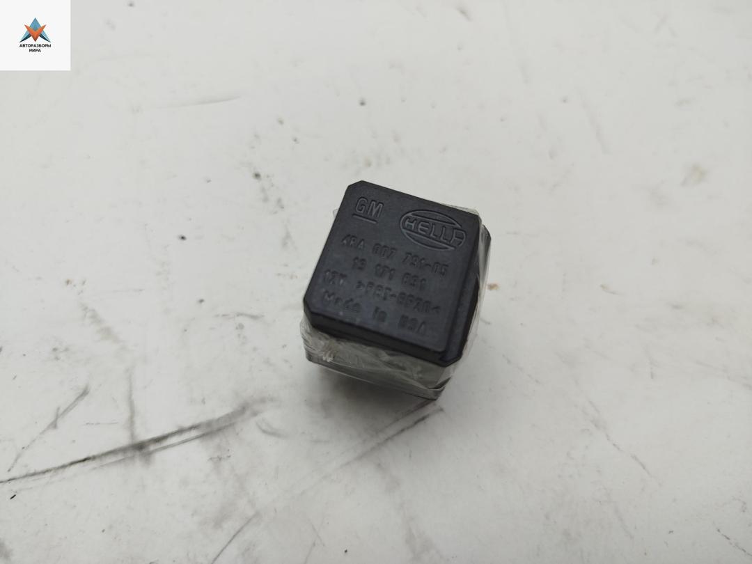 блок управления вентилятором (реле) Opel Zafira 2 поколение (B) 2006, 1.6 л., бензин, МКПП, серый, минивэн, 13171831 - фото №1