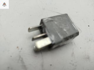 реле (прочие) Opel Zafira 2 поколение (B) 2006, 1.6 л., бензин, МКПП, серый, минивэн, 13100504