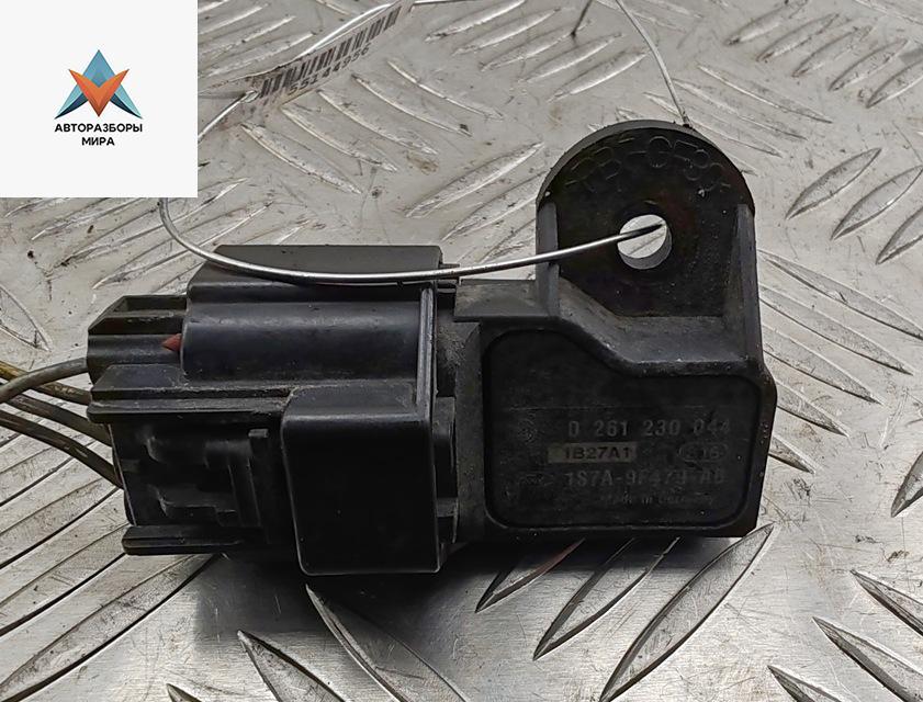 датчик абсолютного давления Ford Mondeo 3 поколение 2001, 2.0 л., бензин, АКПП, серый, хетчбэк 5 дв., 1S7A-9F479-AB - фото №1