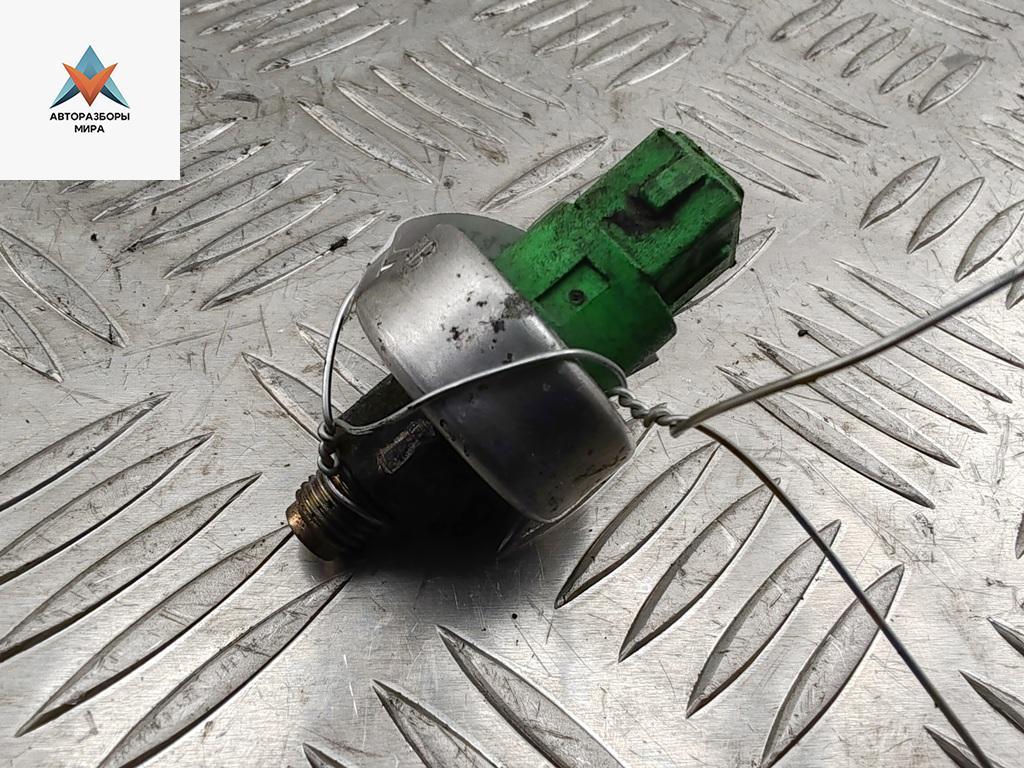 датчик давления масла Ford Mondeo 3 поколение 2001, 2.0 л., бензин, АКПП, серый, хетчбэк 5 дв., 94BP-3N824-AA - фото №1