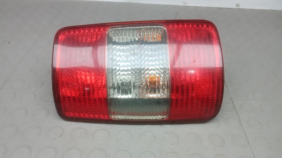 фонарь задний левый Volkswagen Caddy 3 поколение 2004, 1.9 л., дизель, МКПП, 2K0945095M - фото №1