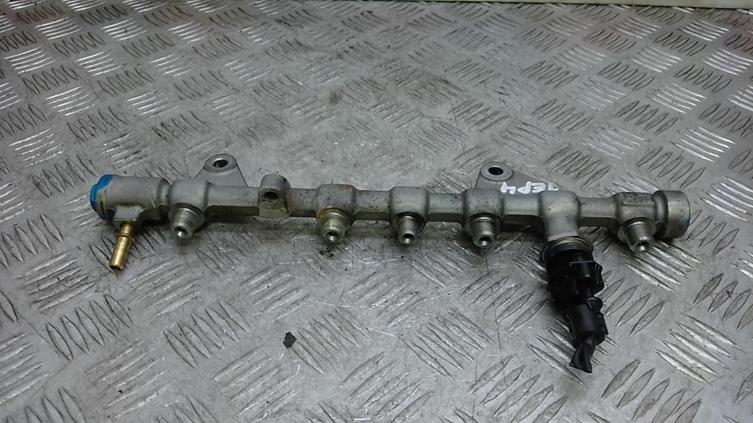 топливная рампа Suzuki Grand Vitara 2 поколение 2006, 1.9 л., дизель, МКПП, внедорожник 5 дв., 0445214113 - фото №1