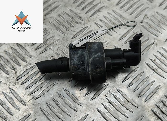 клапан вентиляции топливного бака Volkswagen Golf 5 поколение 2004, 1.6 л., бензин, АКПП, серый, хетчбэк 5 дв., 058133459 - фото №1