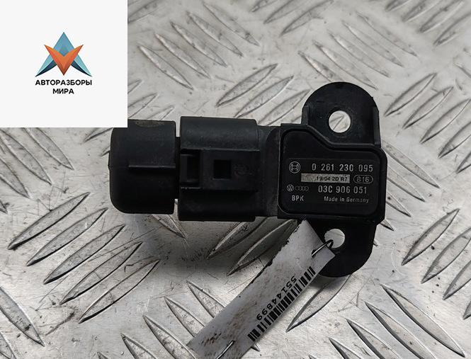 датчик абсолютного давления Volkswagen Golf 5 поколение 2004, 1.6 л., бензин, АКПП, серый, хетчбэк 5 дв., 0261230095, 3C0906051 - фото №1