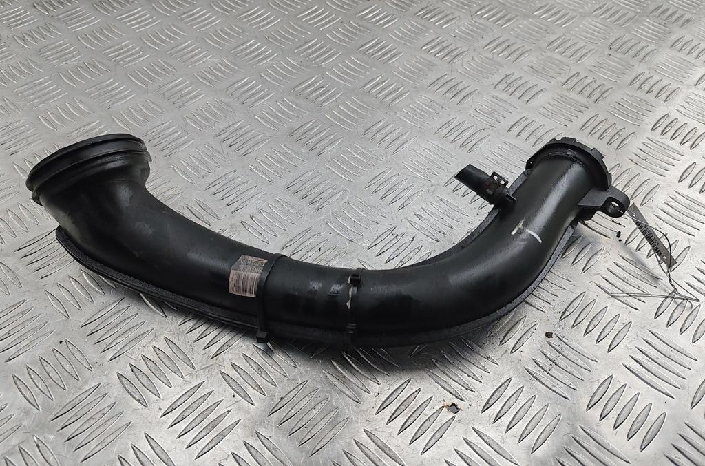 патрубок воздушного фильтра Volkswagen Touran 2009, 1.4 л., бензин, 03C145673M