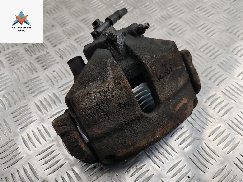 суппорт передний левый Volkswagen Passat B6 2007, 2.0 л., бензин, МКПП, синий, универсал - фото №1