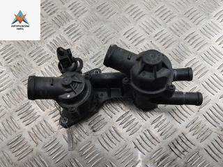 корпус термостата Volkswagen Golf 5 поколение 2004, 1.6 л., бензин, АКПП, серый, хетчбэк 5 дв., 3C0121118C, 3C0121121C