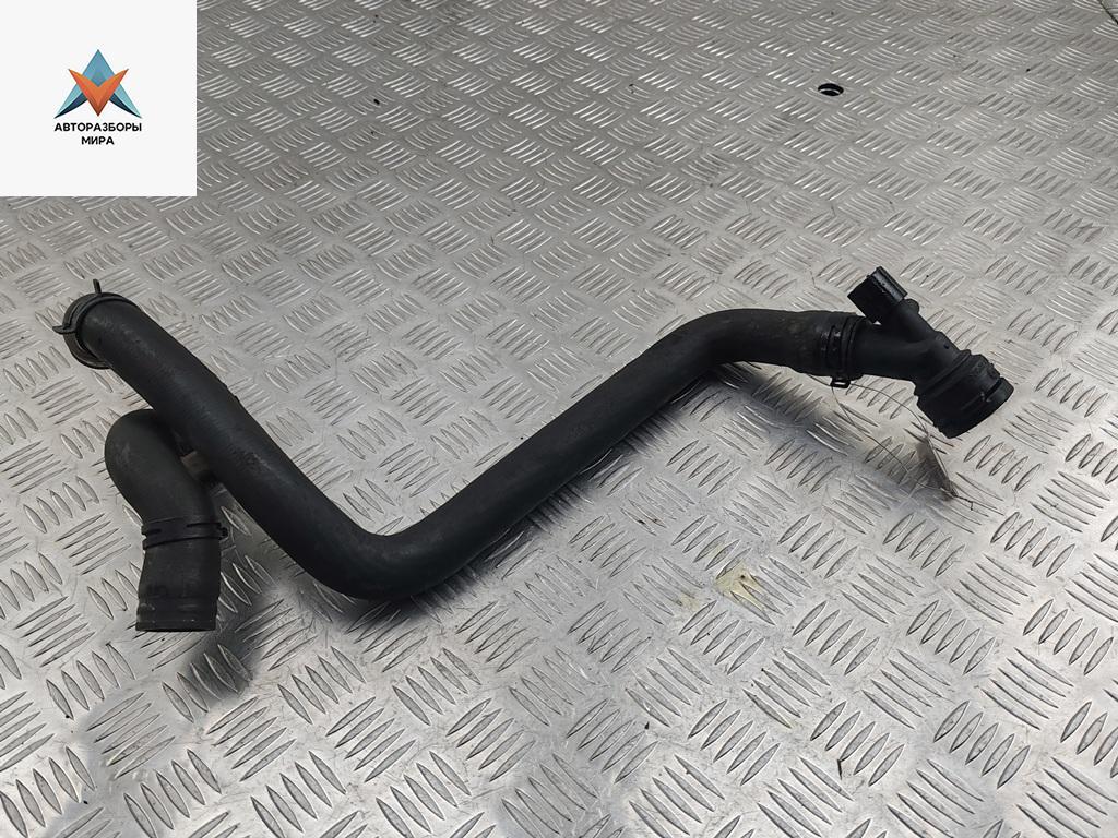 патрубок (трубопровод, шланг) Volkswagen Golf 4 поколение 2001, 1.4 л., бензин, МКПП, синий, хетчбэк 5 дв., 1J0121049E - фото №1