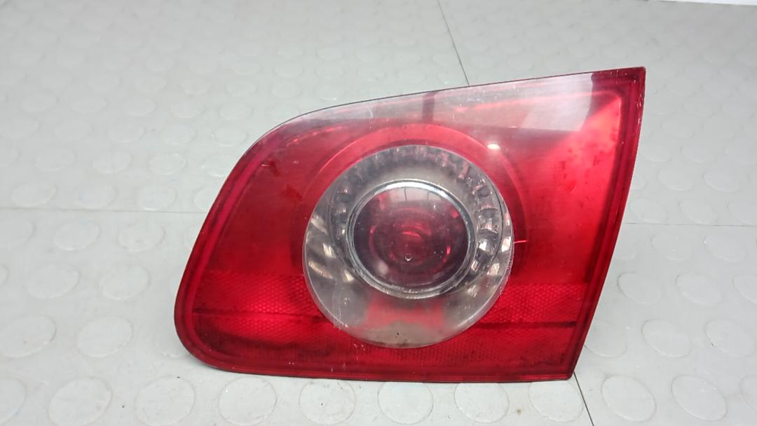 фонарь крышки багажника правый Volkswagen Passat B6 2008, 2.0 л., дизель, МКПП, универсал, 3C9945094A - фото №1