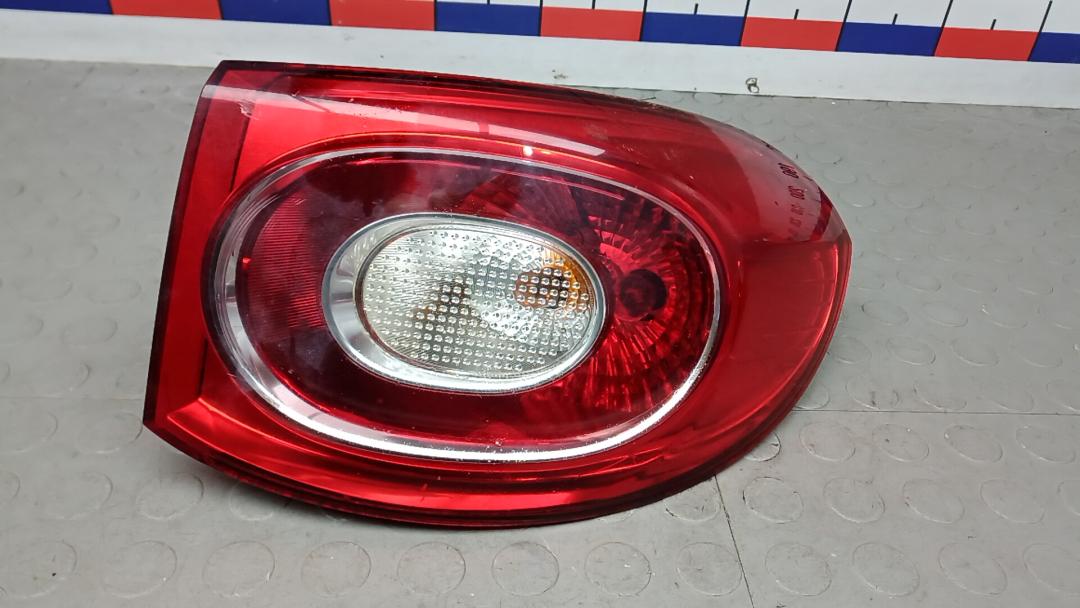 фонарь задний правый Volkswagen Tiguan 1 поколение 2010, 2.0 л., дизель, МКПП, внедорожник 5 дв., 5N0945096H - фото №1