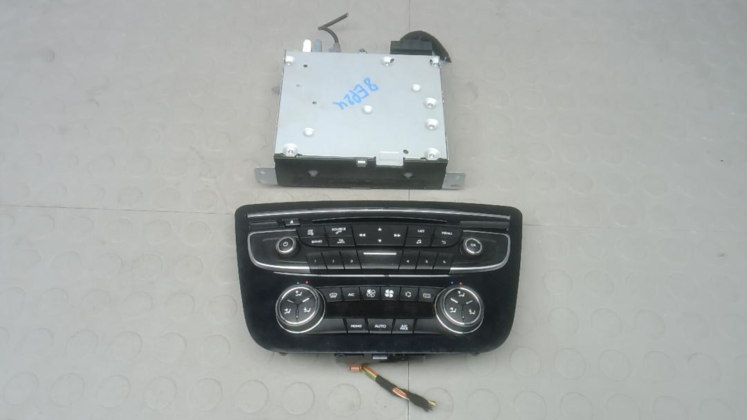 магнитола Peugeot 508 1 поколение 2010, 2.0 л., HDi, дизель, МКПП, универсал - фото №1