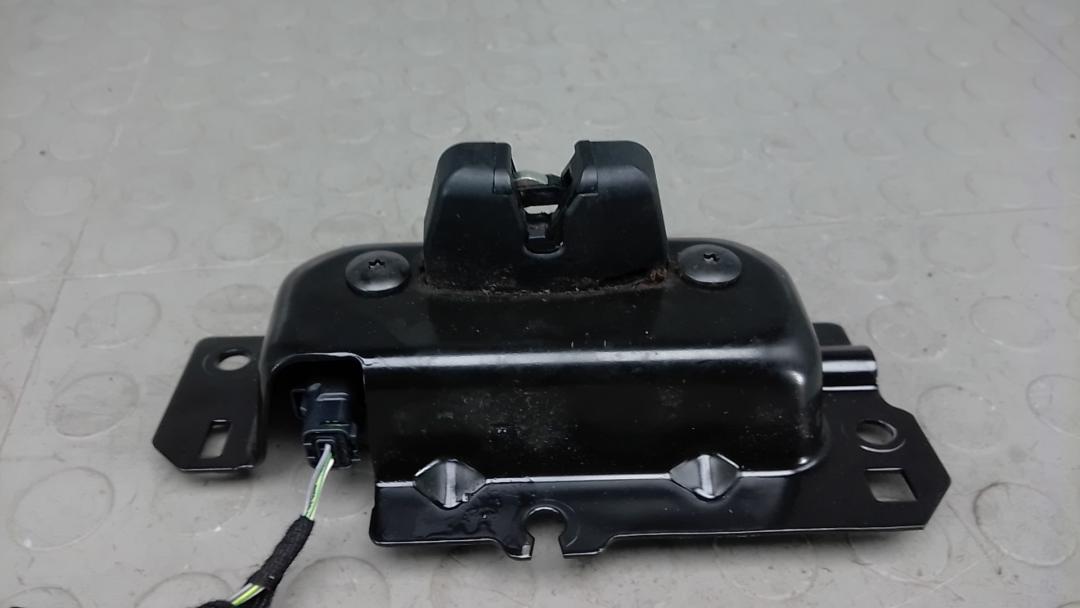 замок багажника Peugeot 508 1 поколение 2010, 2.0 л., HDi, дизель, МКПП, универсал - фото №1