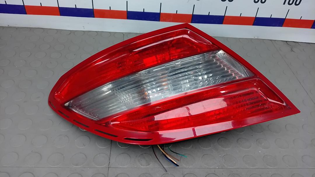 фонарь задний левый Mercedes-Benz C-Класс W204/S204 2007, 2.2 л., дизель, МКПП, седан - фото №1