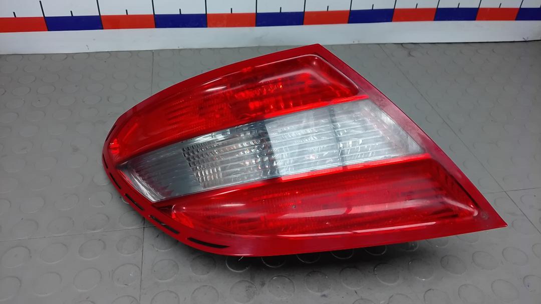 фонарь задний левый Mercedes-Benz C-Класс W204/S204 2009, 2.2 л., дизель, АКПП, седан - фото №1