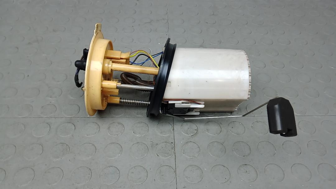 насос топливный Volkswagen Passat B7 2011, 2.0 л., дизель, АКПП, седан - фото №1