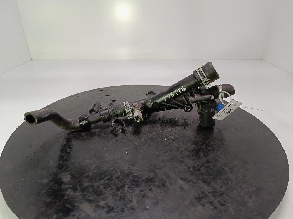 фланец (тройник) системы охлаждения Volvo S60 2 поколение 2012, цвет, BM5G-8K556-FA - фото №1