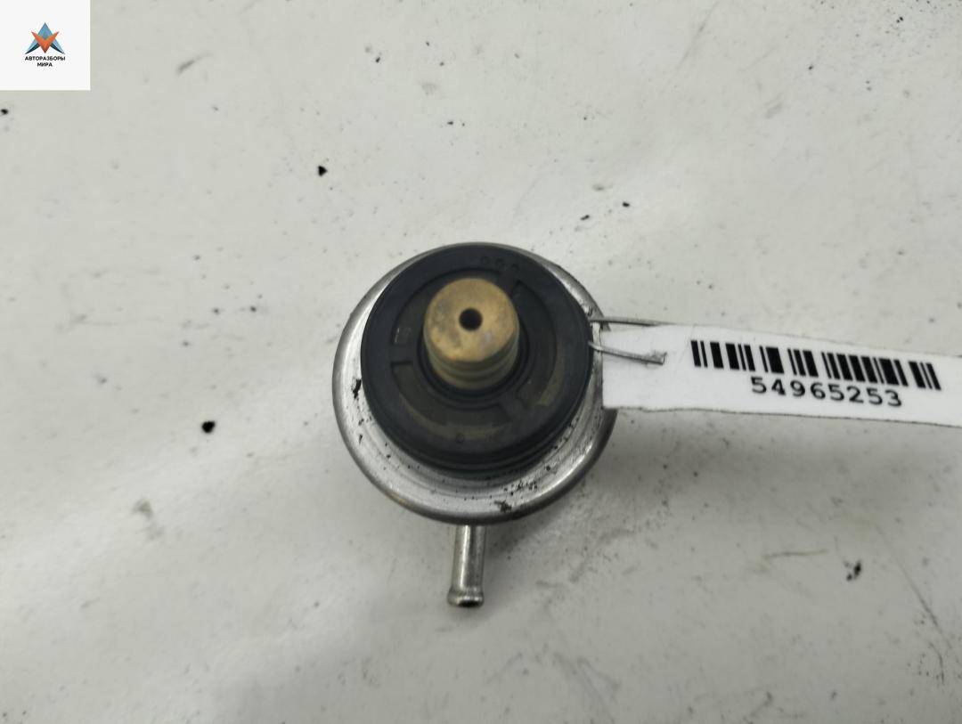 регулятор давления топлива Volkswagen Golf 4 поколение 1999, 2.0 л., бензин, МКПП, серый, хетчбэк 5 дв., 037133035C - фото №1