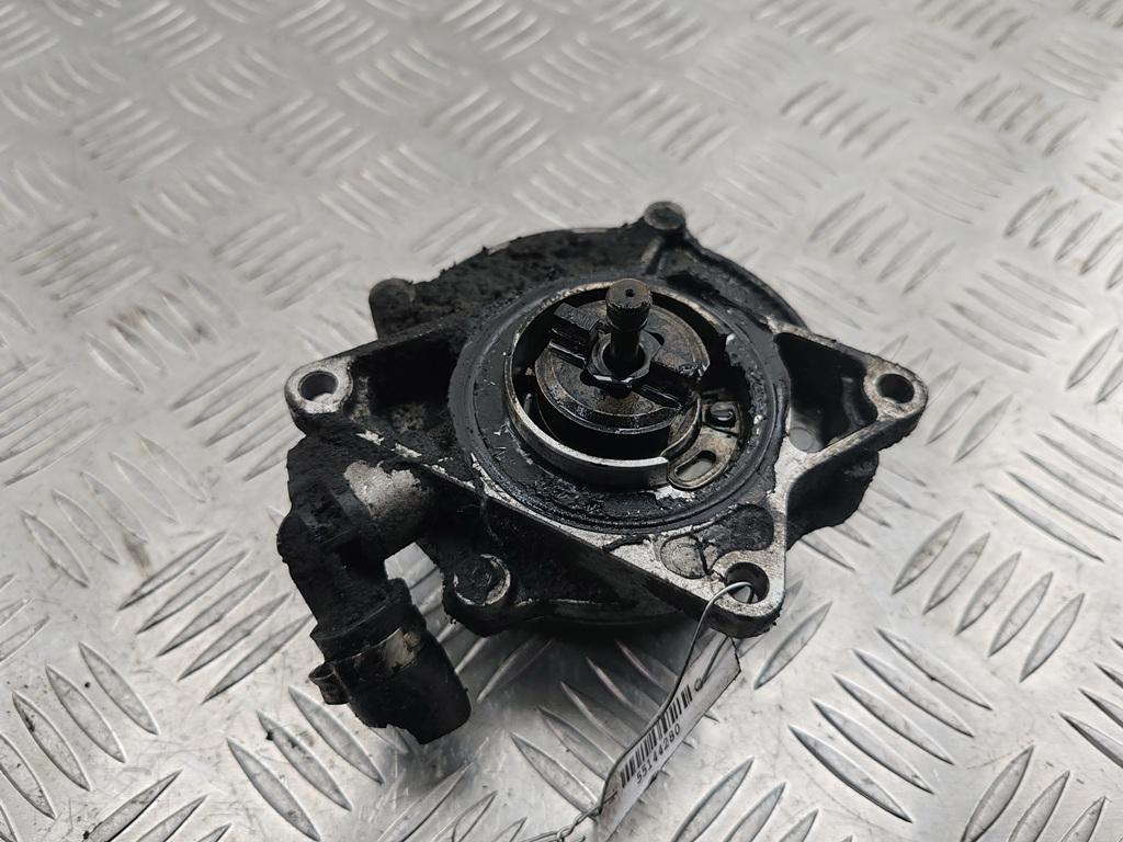 насос вакуумный Audi A6 C5 2003, 2.5 л., дизель, АКПП, чёрный, универсал