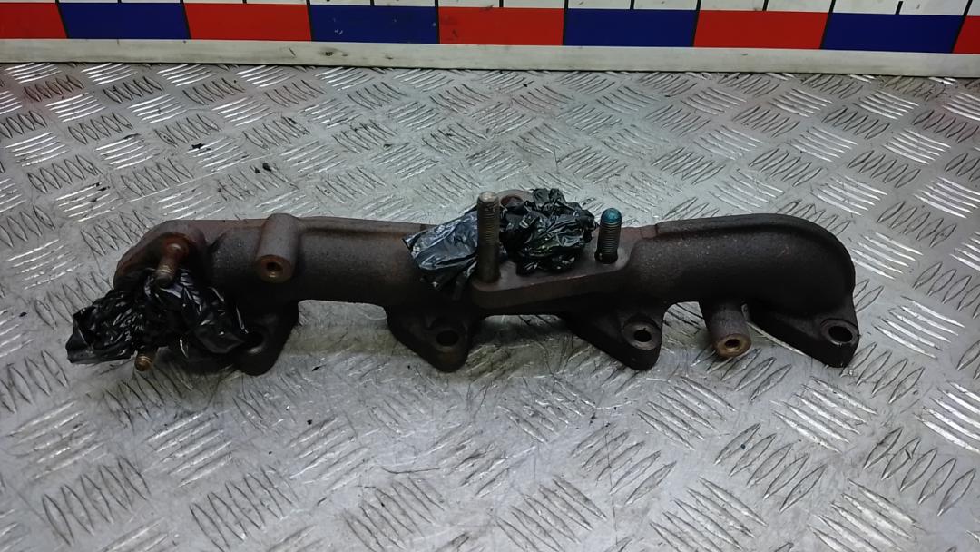 коллектор выпускной Kia Ceed 1 поколение 2009, 2.0 л., D CRDi, дизель, МКПП, универсал, 2851127060 - фото №1