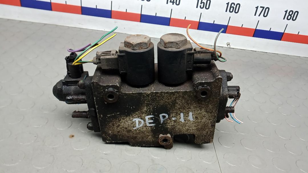 клапан компрессора пневмоподвески Land Rover Discovery 2 поколение 2001, 2.5 л., дизель, МКПП, внедорожник 5 дв. - фото №1