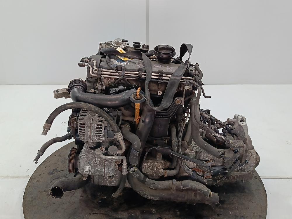 двигатель Volkswagen Golf 5 поколение 2007, цвет, BXF - фото №1