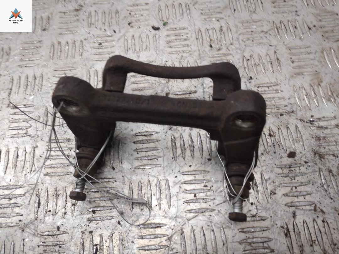 скоба суппорта Opel Vivaro A 2005, 1.9 л., дизель, МКПП, белый, микроавтобус - фото №1