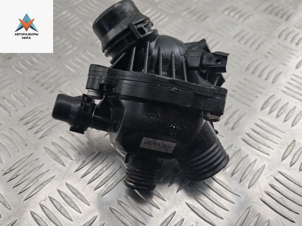 корпус термостата BMW 5 серия E60/E61 2006, 2.5 л., бензин, АКПП, серый, седан - фото №1