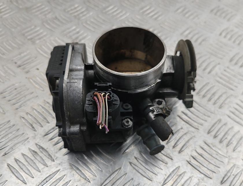 заслонка дроссельная Audi A4 B5 1998, 2.8 л., бензин, АКПП, чёрный, универсал, 07813303AN