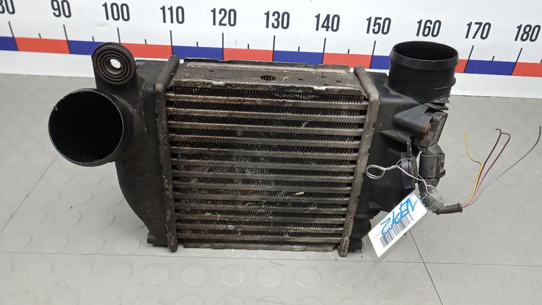 радиатор интеркулера Volkswagen Bora 1 поколение 2001, 1.9 л., дизель, МКПП, седан, 1J0145803T - фото №1
