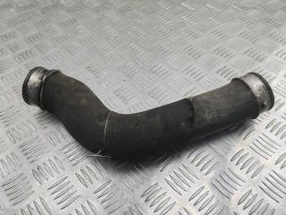 патрубок интеркулера Volkswagen Touareg 1 поколение 2004, 5.0 л., дизель, АКПП, чёрный, внедорожник 5 дв., 7L6145967