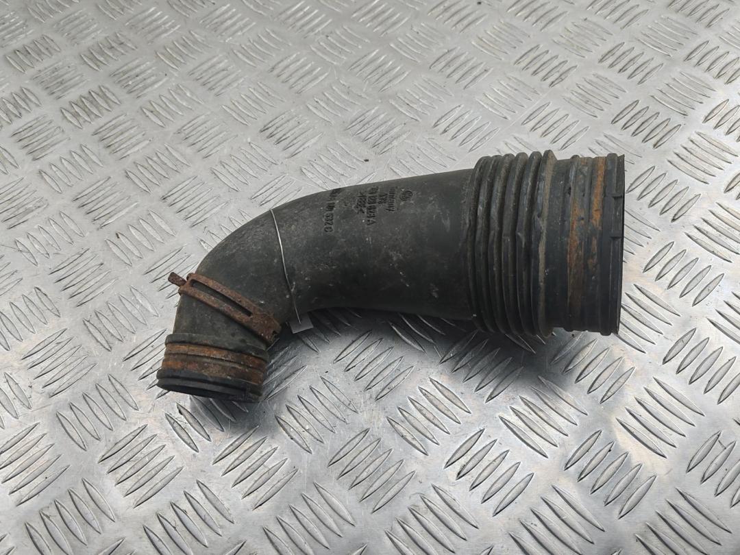 патрубок воздушного фильтра Volkswagen Touareg 2004, 5.0 л., дизель, 7L6129628A