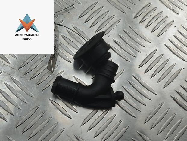 патрубок (трубопровод, шланг) Volkswagen Touareg 1 поколение 2004, 5.0 л., дизель, АКПП, чёрный, внедорожник 5 дв., 07Z129773, 070103500A - фото №1