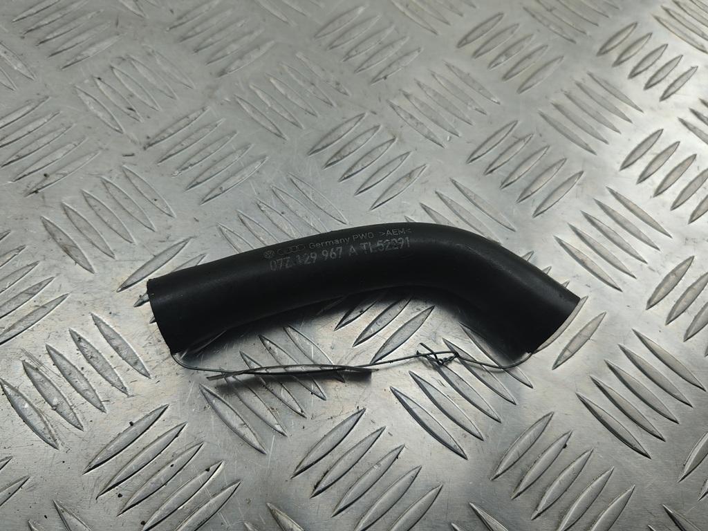 патрубок (трубопровод, шланг) Volkswagen Touareg 2004, 5.0 л., дизель, АКПП, чёрный, внедорожник 5 дв., 07Z129967A