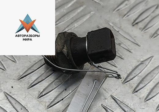 датчик давления масла BMW 5 серия E39 1999, 2.5 л., бензин, АКПП, серый, универсал, 1705092 - фото №1