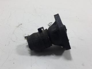 фланец (тройник) системы охлаждения Volkswagen Passat B4 1996, 1.8 л., бензин, МКПП, красный, универсал, 026121145E