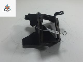 кронштейн двигателя Volkswagen Golf 3 поколение 1994, 1.8 л., бензин, АКПП, красный, хетчбэк 5 дв.