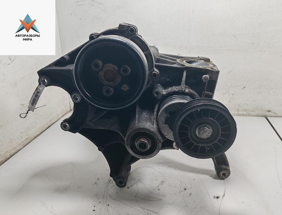 насос антифриза дополнительный Audi A6 4B/C5 1998, 1.9 л., дизель, МКПП, чёрный, седан - фото №1