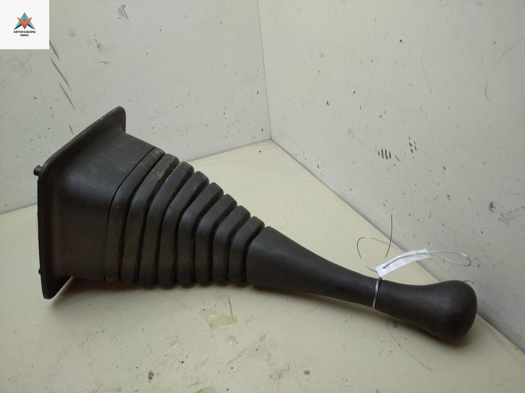 чехол рычага КПП Volkswagen Transporter T4 1991, 1.9 л., дизель, МКПП, белый, микроавтобус, 701711120 - фото №1