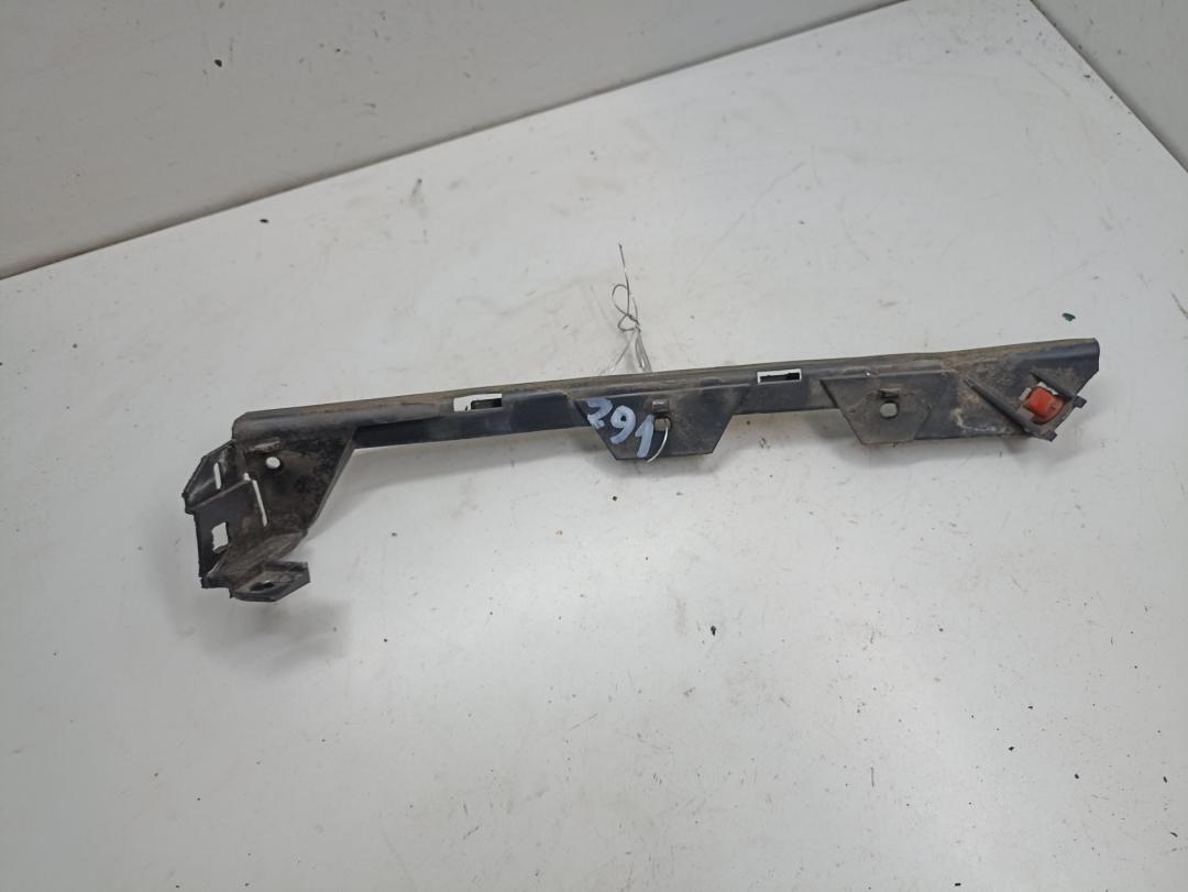 кронштейн переднего бампера Opel Vectra C 2004, 2.2 л., бензин, МКПП, серый, хетчбэк 5 дв., 13140761