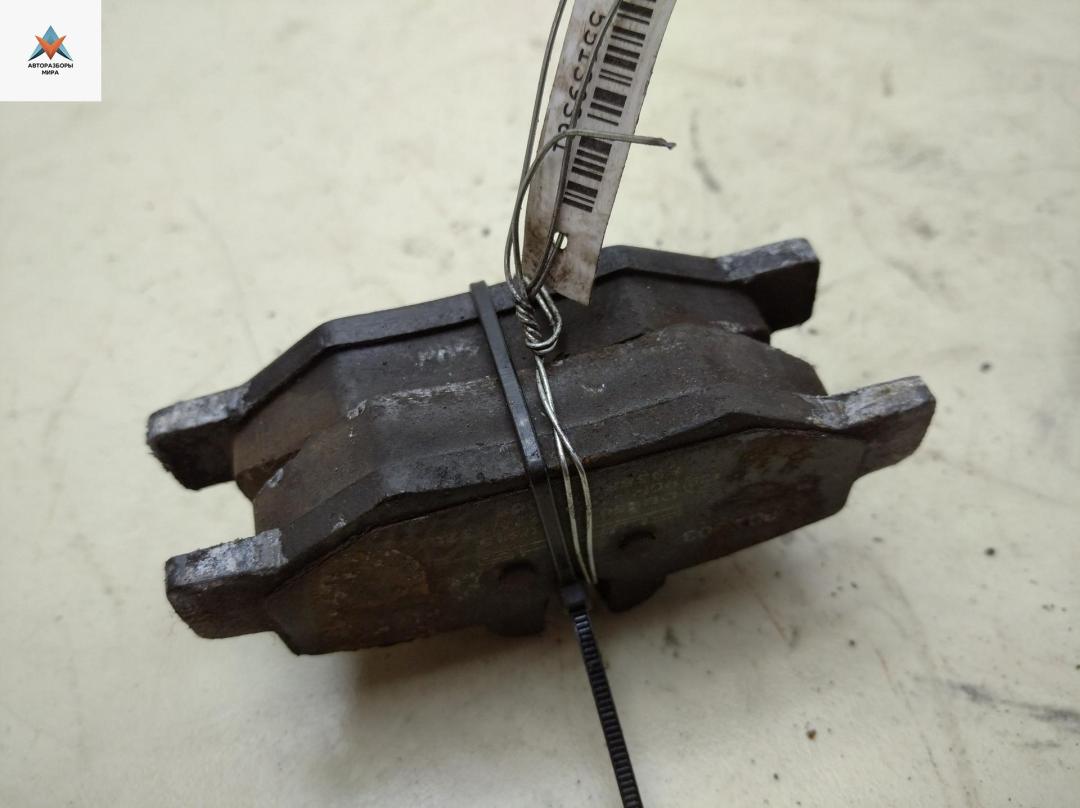 Колодки тормозные задние Mercedes-Benz Vito-2 / Viano W639 2006, 2.2 л., дизель, МКПП, красный, микроавтобус - фото №1