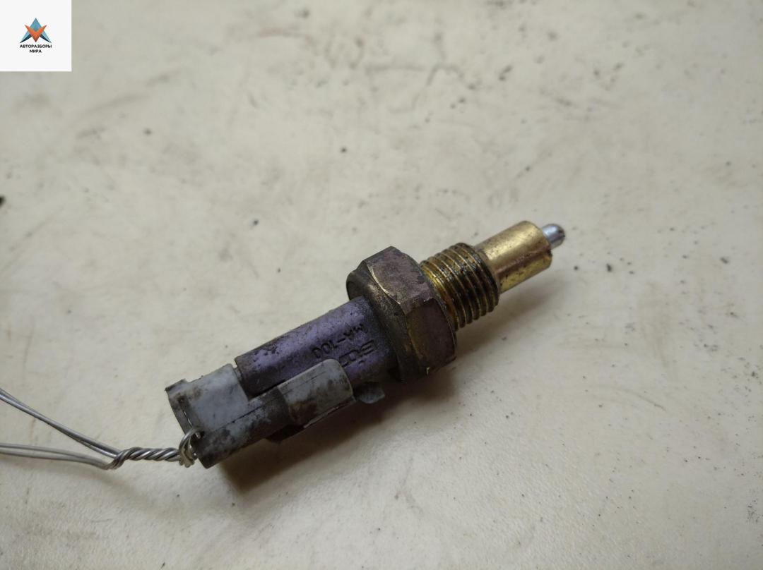 Датчик включения заднего хода (лягушка) Citroen Jumper 2 поколение 2007, 2.2 л., дизель, МКПП, белый, микроавтобус - фото №1