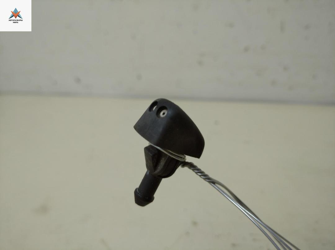 форсунка омывателя лобового стекла Ford Transit 7 поколение 2008, 2.2 л., дизель, МКПП, красный, микроавтобус - фото №1