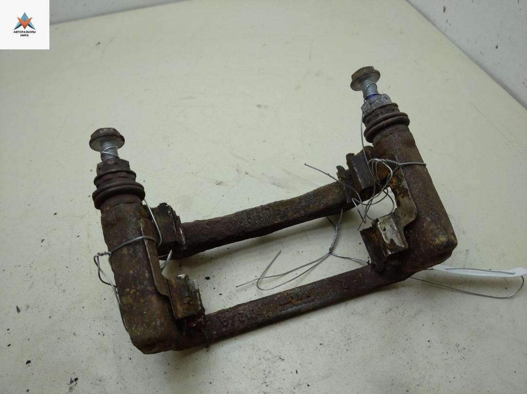 скоба суппорта Alfa Romeo 159 1 поколение 2005, 1.9 л., бензин, МКПП, серый, седан - фото №1