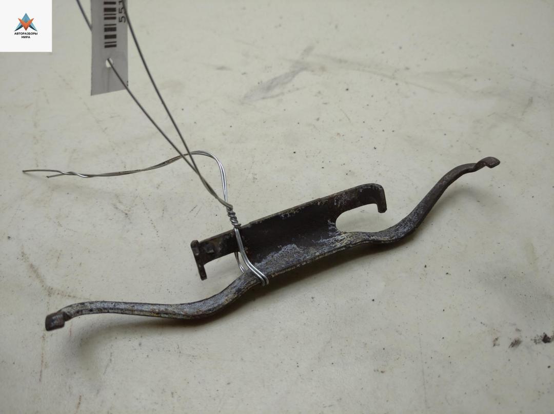 скоба суппорта Alfa Romeo 159 1 поколение 2005, 1.9 л., бензин, МКПП, серый, седан - фото №1