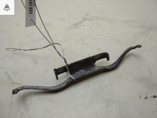 скоба суппорта Alfa Romeo 159 1 поколение 2005, 1.9 л., бензин, МКПП, серый, седан