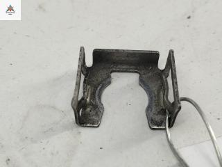 крепление форсунки Audi A6 4B/C5 1997, 2.4 л., бензин, АКПП, зелёный, седан, 035906037