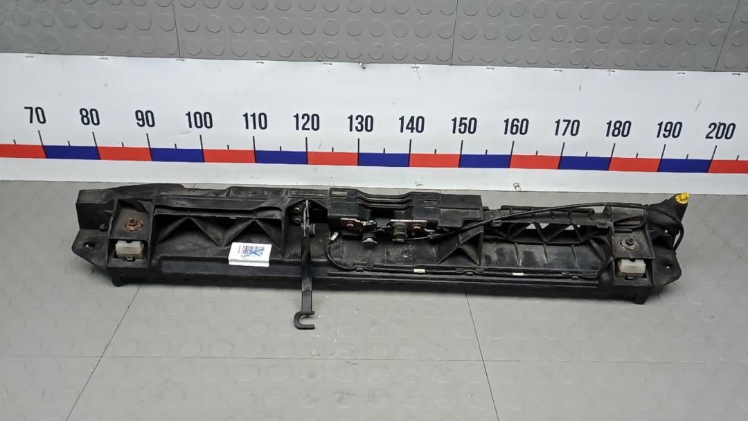 замок капота Peugeot 308 T9 2014, 1.6 л., дизель, МКПП, хетчбэк 5 дв. - фото №1