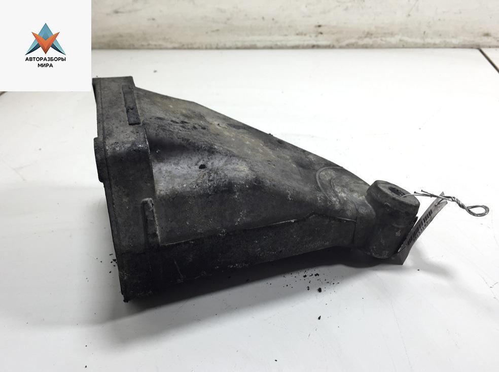 кронштейн двигателя Mercedes-Benz E-Класс W211/S211 2003, 3.2 л., дизель, АКПП, чёрный, универсал, 6132230504 - фото №1