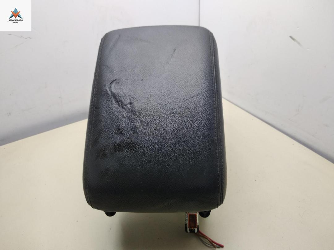 подлокотник Audi A5 8T 2008, 1.8 л., бензин, МКПП, чёрный, купе, 8K0864207C - фото №1