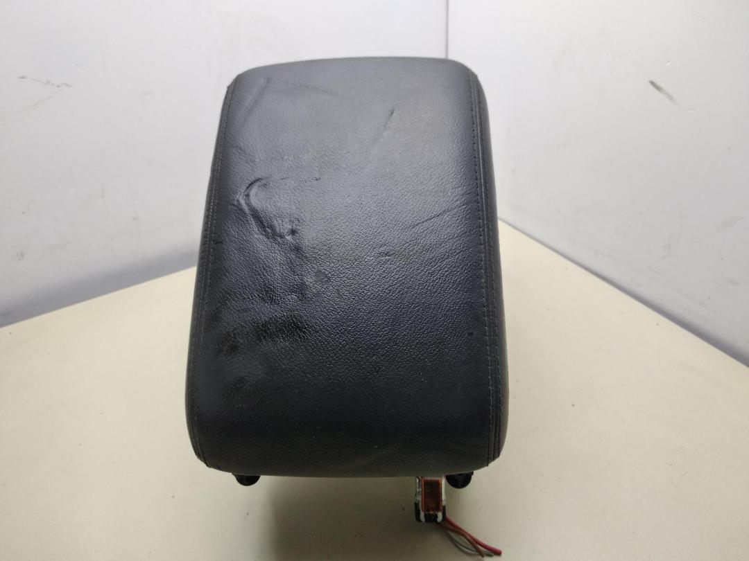 подлокотник Audi A5 8T 2008, 1.8 л., бензин, МКПП, чёрный, купе, 8K0864207C